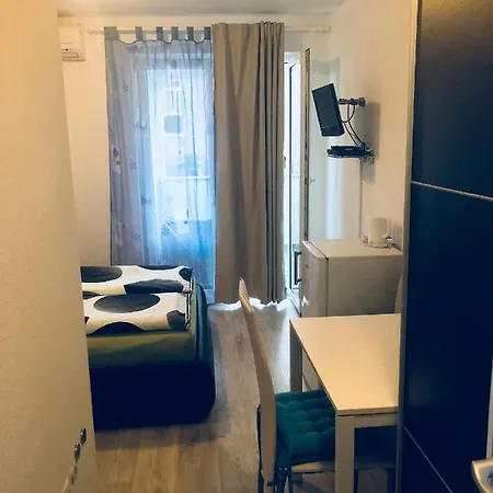 雅得罗旅馆 3*
