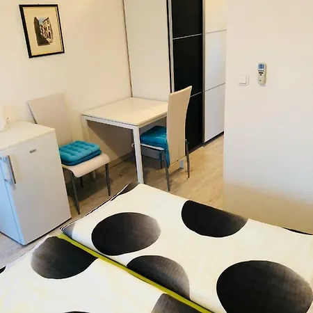 雅得罗旅馆 招待所